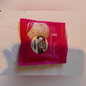 All different kinds of scents. The company is called Pink Zebra